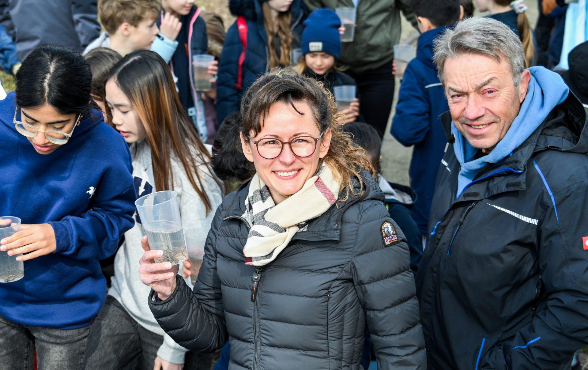 Glasaalbesatz mit Ministerin Hanka Mittelstädt